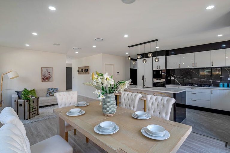 Photo of property in 10 Rockpool Road, Orewa, 0931