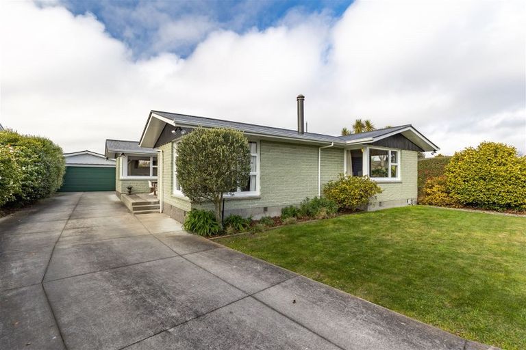 Photo of property in 16 Greenfield Place, Mairehau, Christchurch, 8052