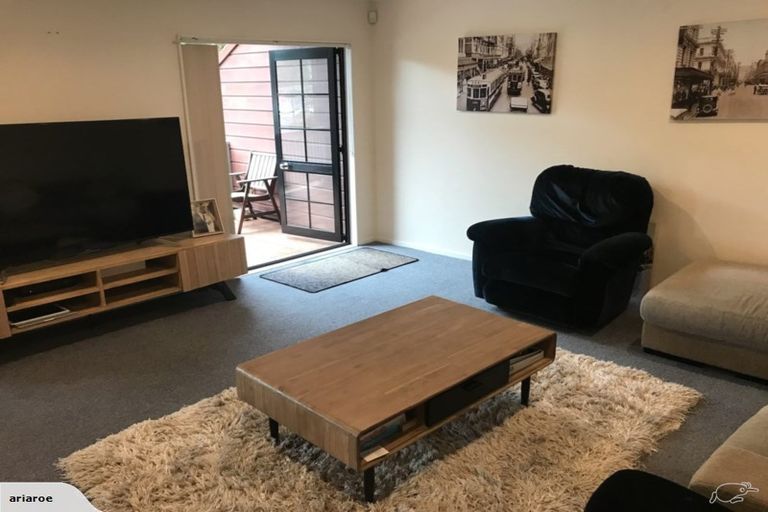 Photo of property in 18 Melrose Road, Island Bay, Wellington, 6023