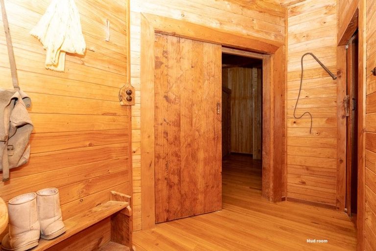 Photo of property in 240 Te Pahu Road, Te Pahu, 3285