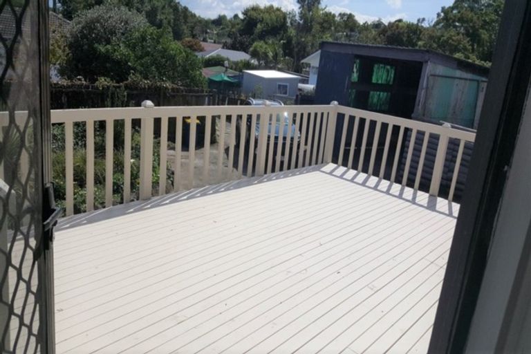 Photo of property in 10 St Margaret Place, West Harbour, Auckland, 0618