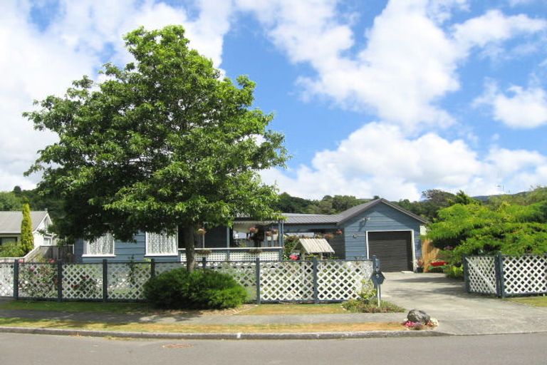 Photo of property in 5 Donegal Grove, Birchville, Upper Hutt, 5018