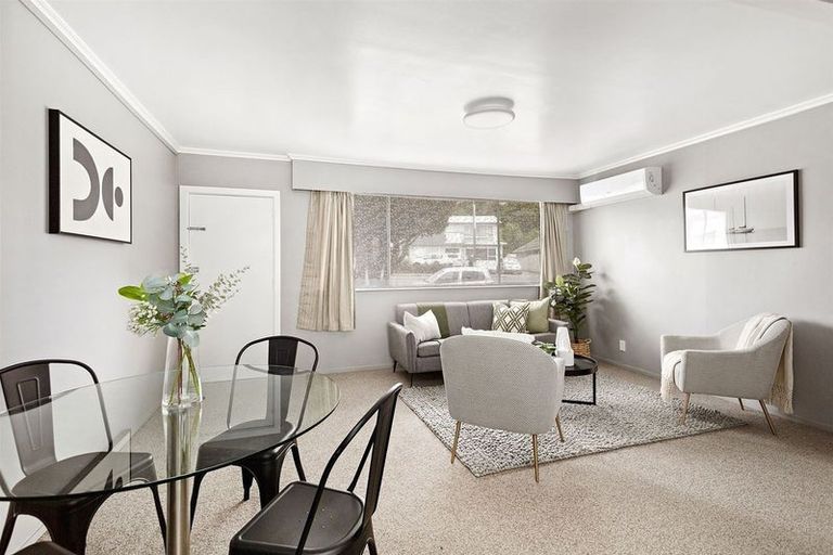 Photo of property in 2/246 Main Road, Tawa, Wellington, 5028