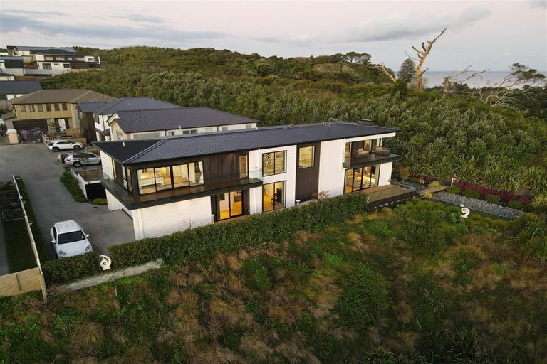 Photo of property in 6 Kina Place, Long Bay, Auckland, 0630