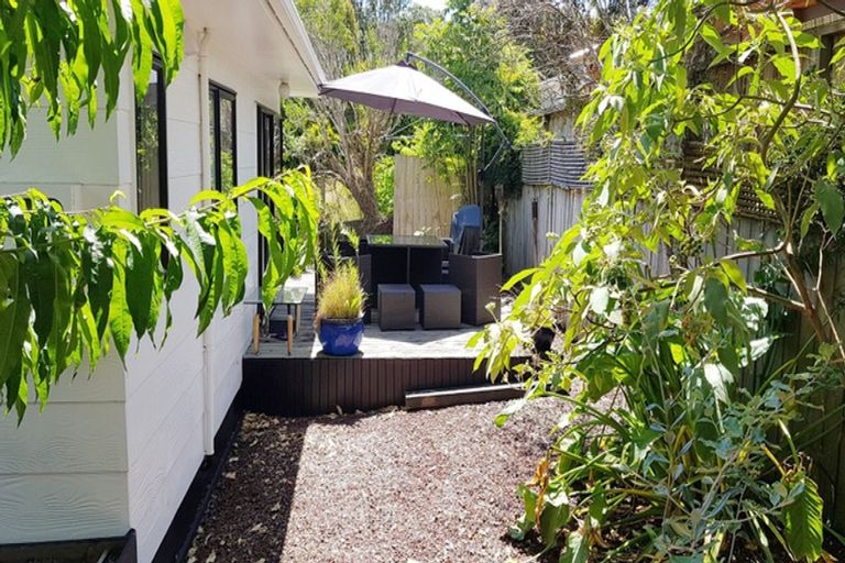 Photo of property in 1/38 Kaipatiki Road, Glenfield, Auckland, 0629