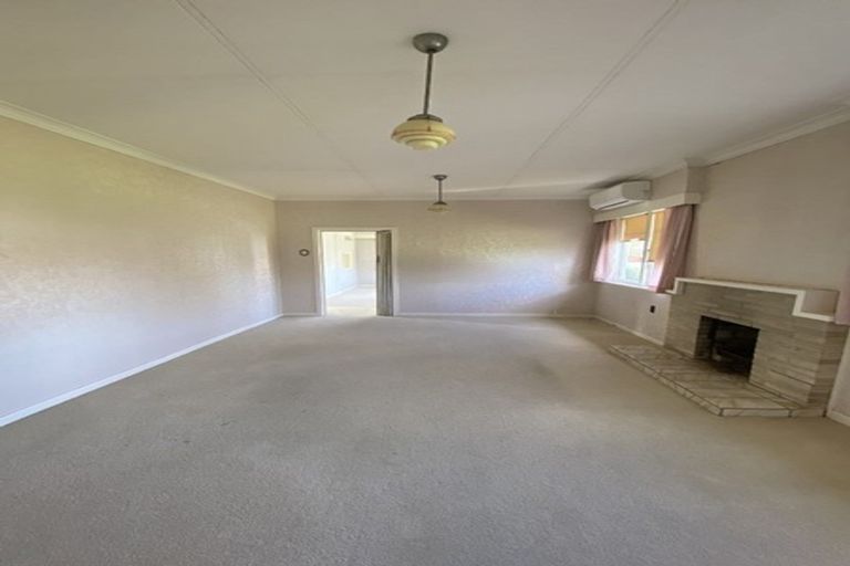 Photo of property in 16 Nicholson Avenue, Papatoetoe, Auckland, 2025