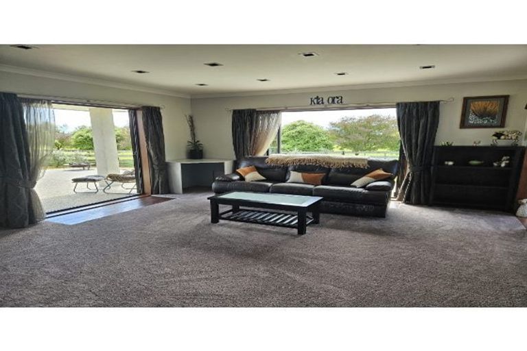 Photo of property in 94 Pohutukawa Drive, Levin, 5571