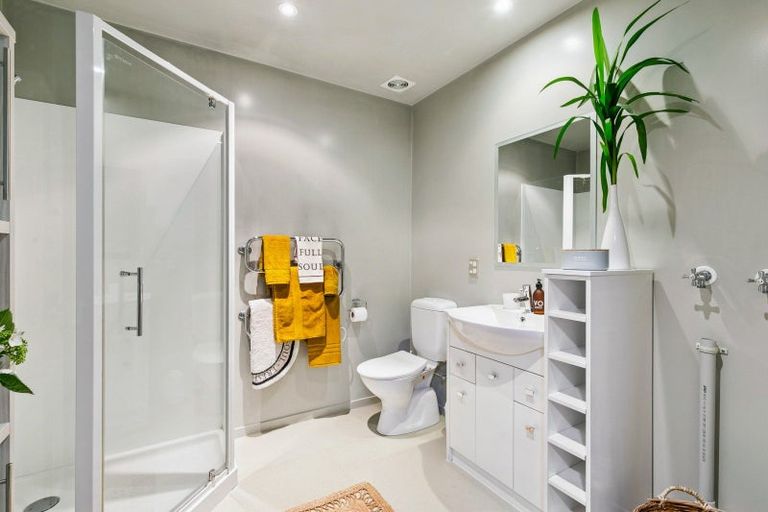 Photo of property in 77a Nicholson Road, Khandallah, Wellington, 6035