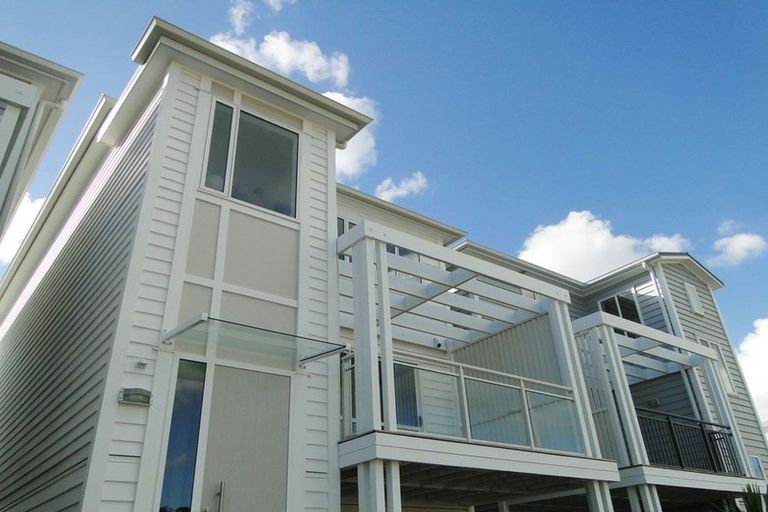 Photo of property in 90 Arrowsmith Drive, Flat Bush, Auckland, 2019