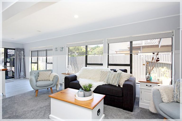 Photo of property in 9 Rosvall Place, Foxton Beach, Foxton, 4815