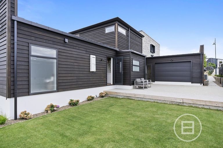 Photo of property in 34 Minaret Ridge, Wanaka, 9305