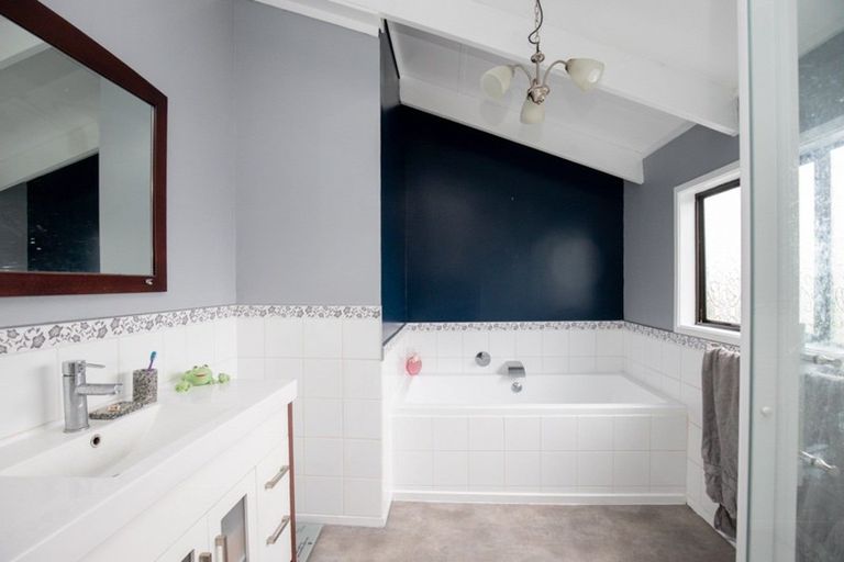 Photo of property in 29 River Road, Ngatea, 3503