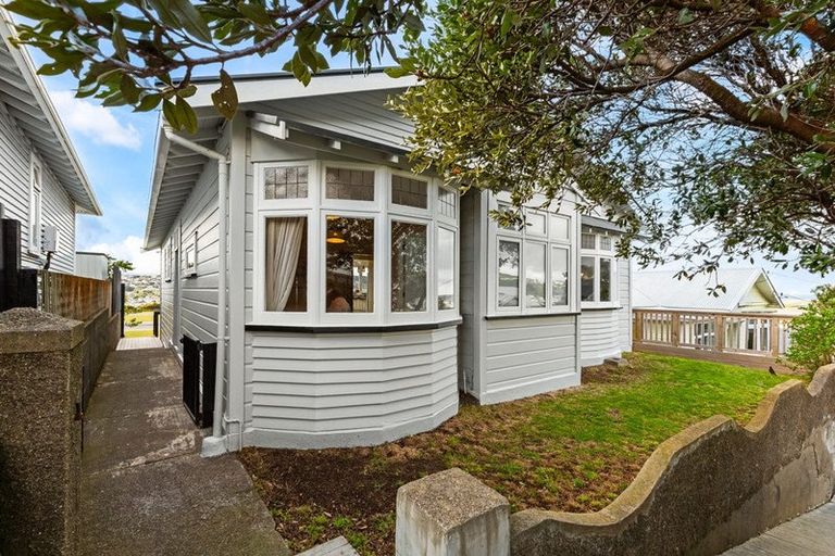 Photo of property in 35 Tirangi Road, Rongotai, Wellington, 6022