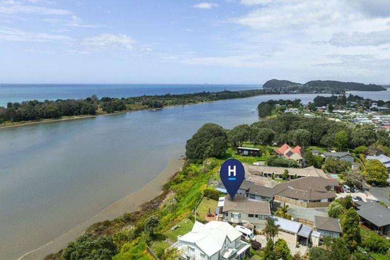 Photo of property in 16 Pohutukawa Drive, Athenree, Katikati, 3177