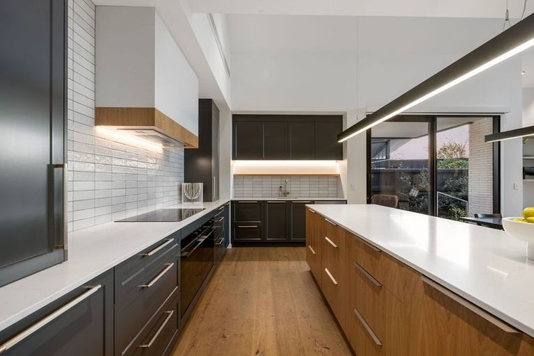 Photo of property in 27 Idris Road, Fendalton, Christchurch, 8052