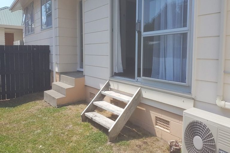 Photo of property in 5 Tangelo Place, Bucklands Beach, Auckland, 2012