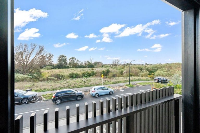 Photo of property in 6a Nohoanga Road, Karaka, Papakura, 2113