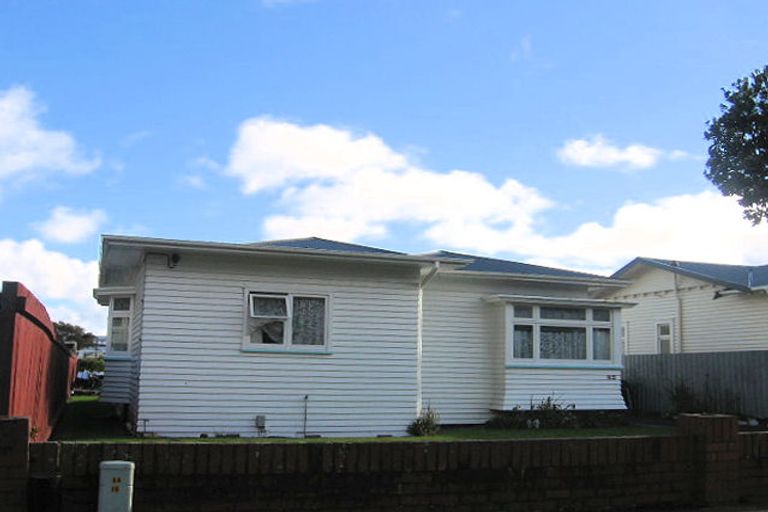 Photo of property in 32 Wainui Road, Waiwhetu, Lower Hutt, 5010