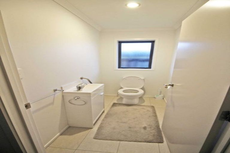 Photo of property in 18 Shrule Place, Huntington, Hamilton, 3210