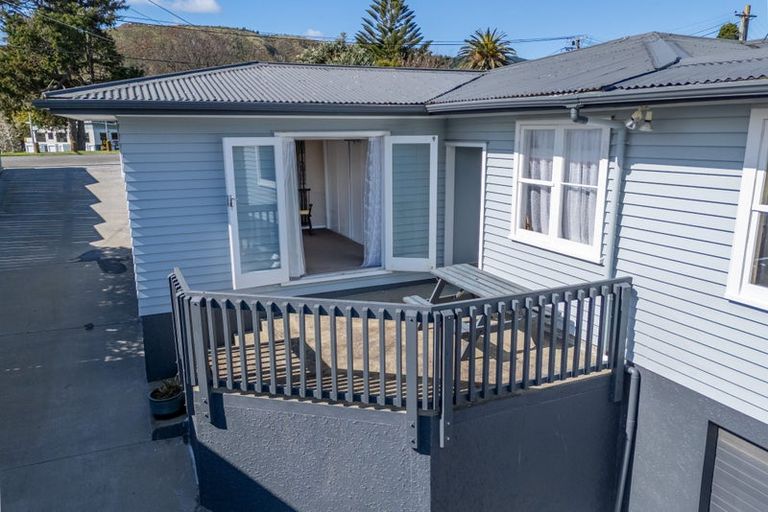 Photo of property in 23 Aorangi Road, Paraparaumu, 5032