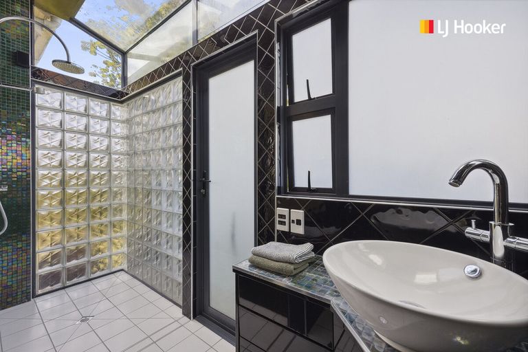 Photo of property in 85 Hargest Crescent, Saint Clair, Dunedin, 9012