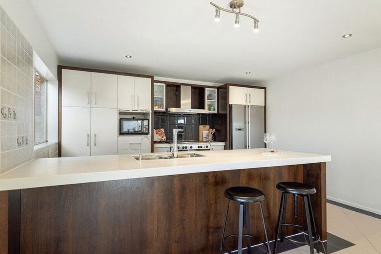 Photo of property in 6 Kittiwake Drive, Schnapper Rock, Auckland, 0632