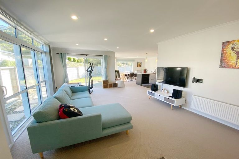 Photo of property in 44 Khouri Avenue, Karori, Wellington, 6012