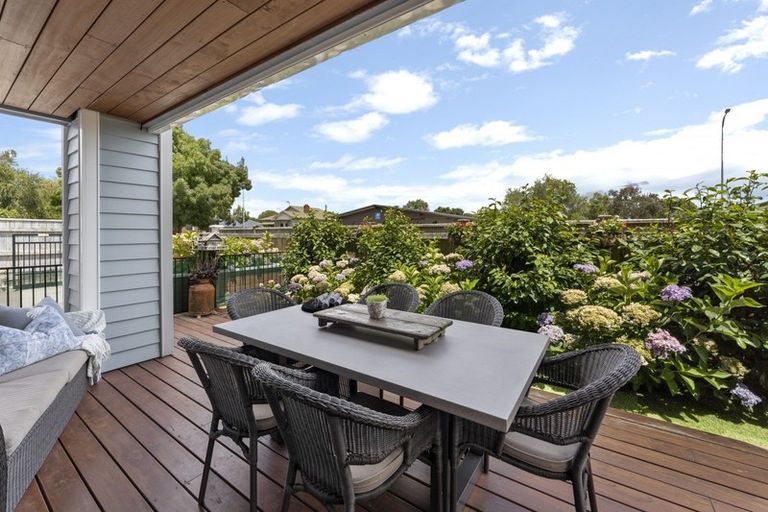 Photo of property in 5 Colombo Street, Hokowhitu, Palmerston North, 4410