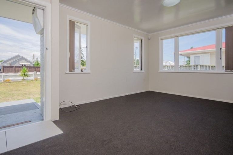 Photo of property in 1/8 Cornwall Road, Mangere, Auckland, 2022