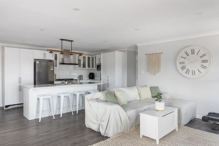 Photo of property in 12 Mcdonnell Street, Omokoroa, 3114