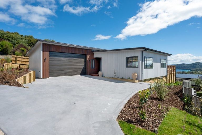 Photo of property in 6 Blackhawk Close, Kinloch, 3377