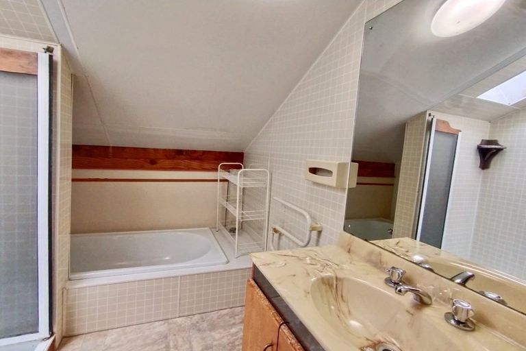 Photo of property in 1/11 Taharoto Road, Takapuna, Auckland, 0622