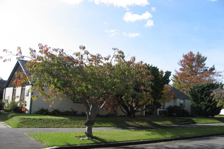 Photo of property in 2 Rutherglen Avenue, Ilam, Christchurch, 8041