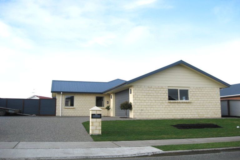 Photo of property in 22 Hoffman Court, Waikiwi, Invercargill, 9810