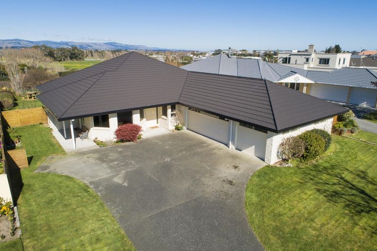 Photo of property in 51 Royal Oak Drive, Kelvin Grove, Palmerston North, 4414