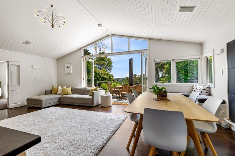 Photo of property in 10 Emily Lane, Greenhithe, Auckland, 0632