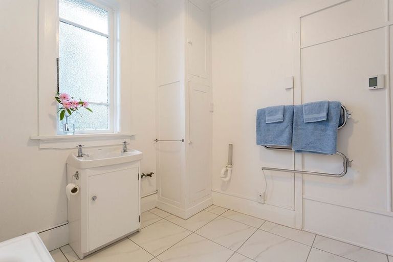 Photo of property in 53 Manor Place, Dunedin Central, Dunedin, 9016