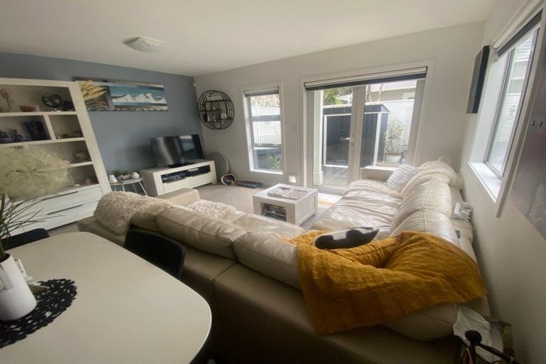 Photo of property in 45 Edinburgh Terrace, Berhampore, Wellington, 6023