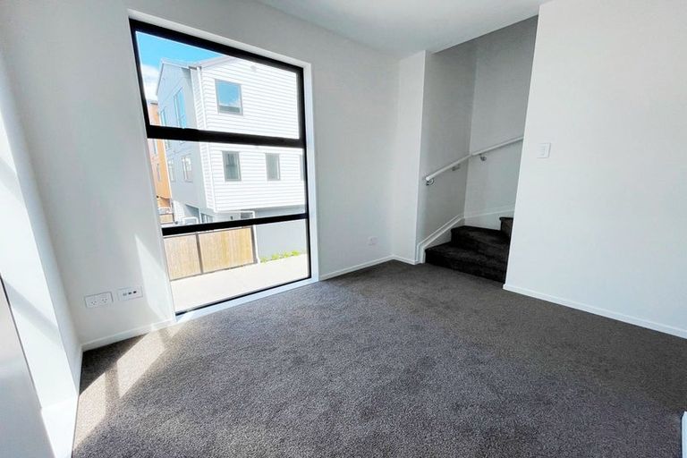 Photo of property in 15 Raupeti Lane, Henderson, Auckland, 0612