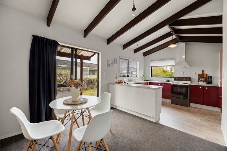 Photo of property in 6a Mahana Road, St Andrews, Hamilton, 3200