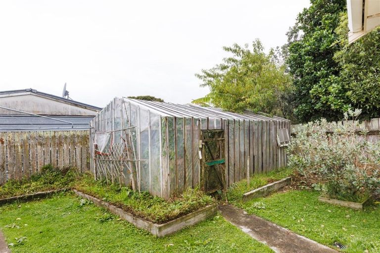 Photo of property in 12 Motuoapa Place, Kelvin Grove, Palmerston North, 4414
