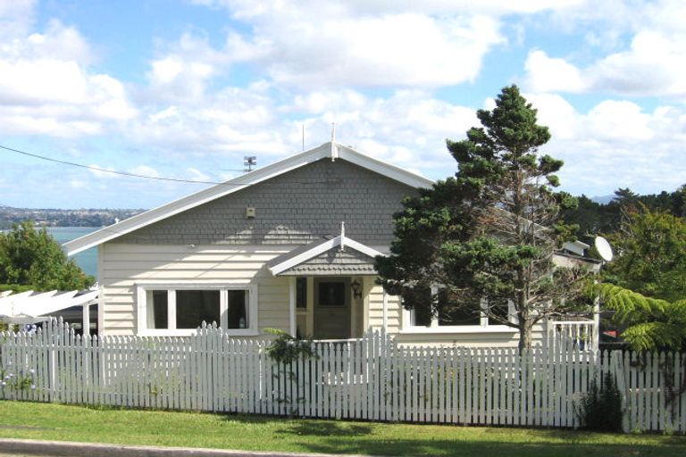 Photo of property in 14 Mariposa Crescent, Birkenhead, Auckland, 0626