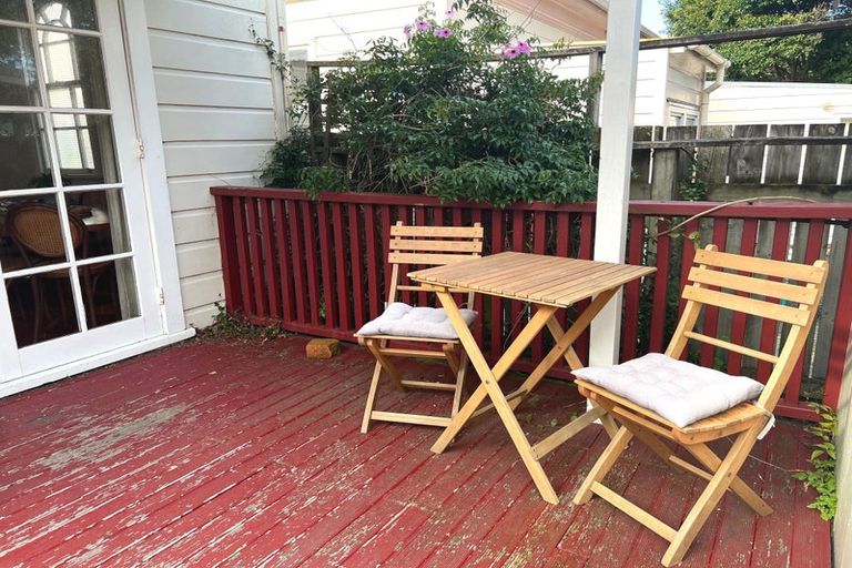 Photo of property in 9 Medway Street, Island Bay, Wellington, 6023