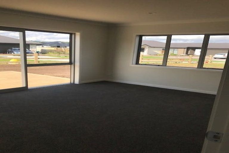 Photo of property in 9 Pukatea Lane, Kinloch, Taupo, 3377