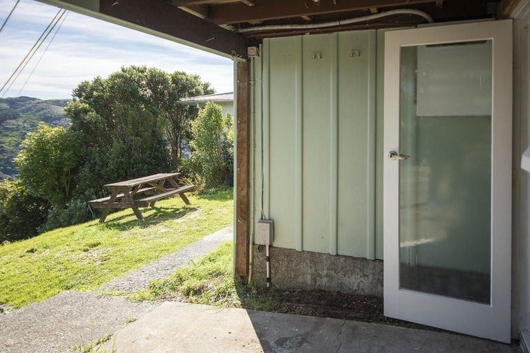 Photo of property in 17 Bedford Street, Northland, Wellington, 6012