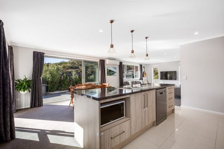 Photo of property in 31 Banks Boulevard, Whitby, Porirua, 5024