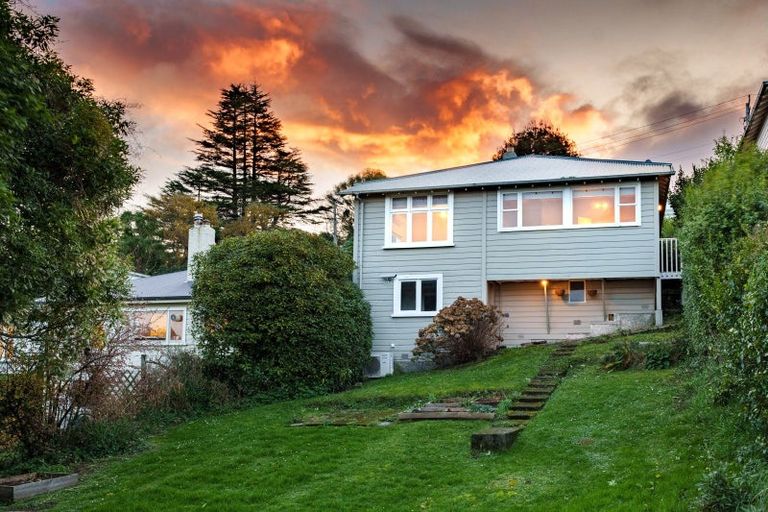 Photo of property in 16 Hart Street, Belleknowes, Dunedin, 9011