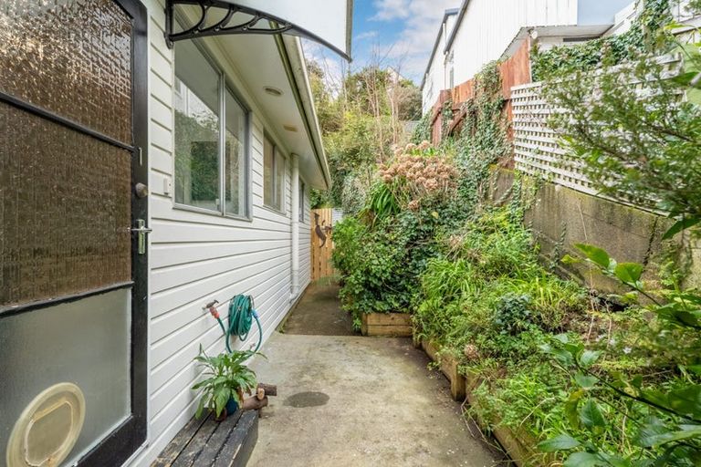 Photo of property in 1/377 Main Road, Tawa, Wellington, 5028