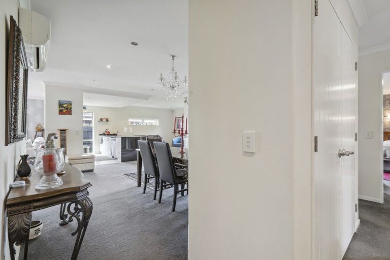 Photo of property in 12 Ruru Place, Levin, 5510