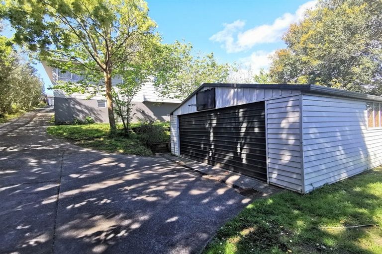 Photo of property in 44 Cedar Heights Avenue, Massey, Auckland, 0614